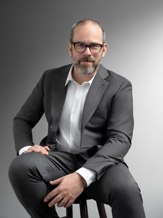 Dan Nadel fotografiado por Beowulf Sheehan